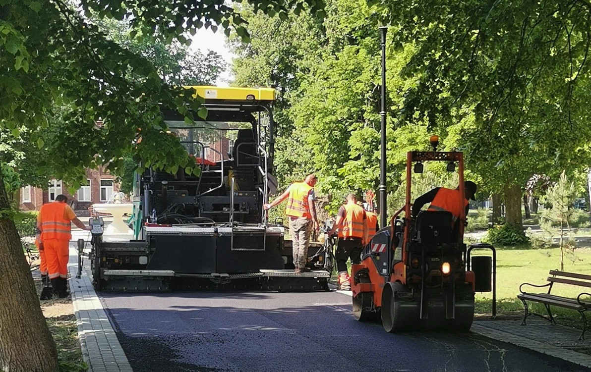 Zdjęcie do Modernizacja alejek w parku w Choceniu staje się faktem&nbsp;