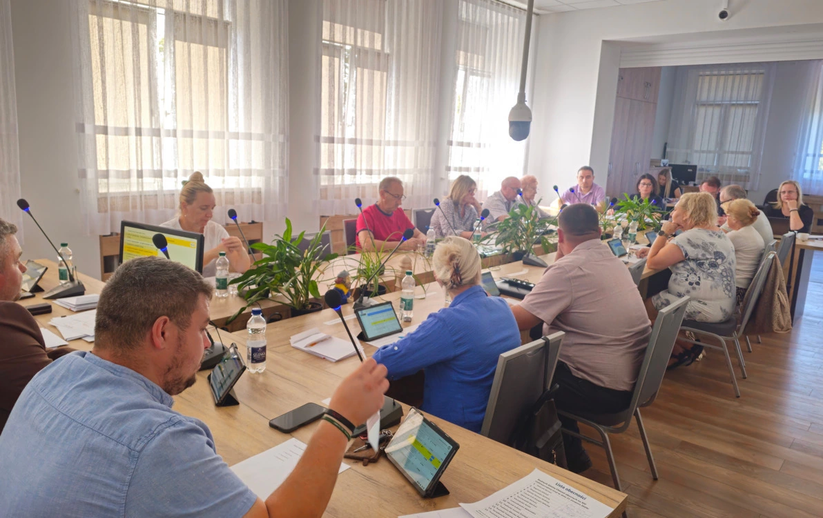 Zdjęcie do Informacja z nadzwyczajnej Sesji Rady Gminy Choceń