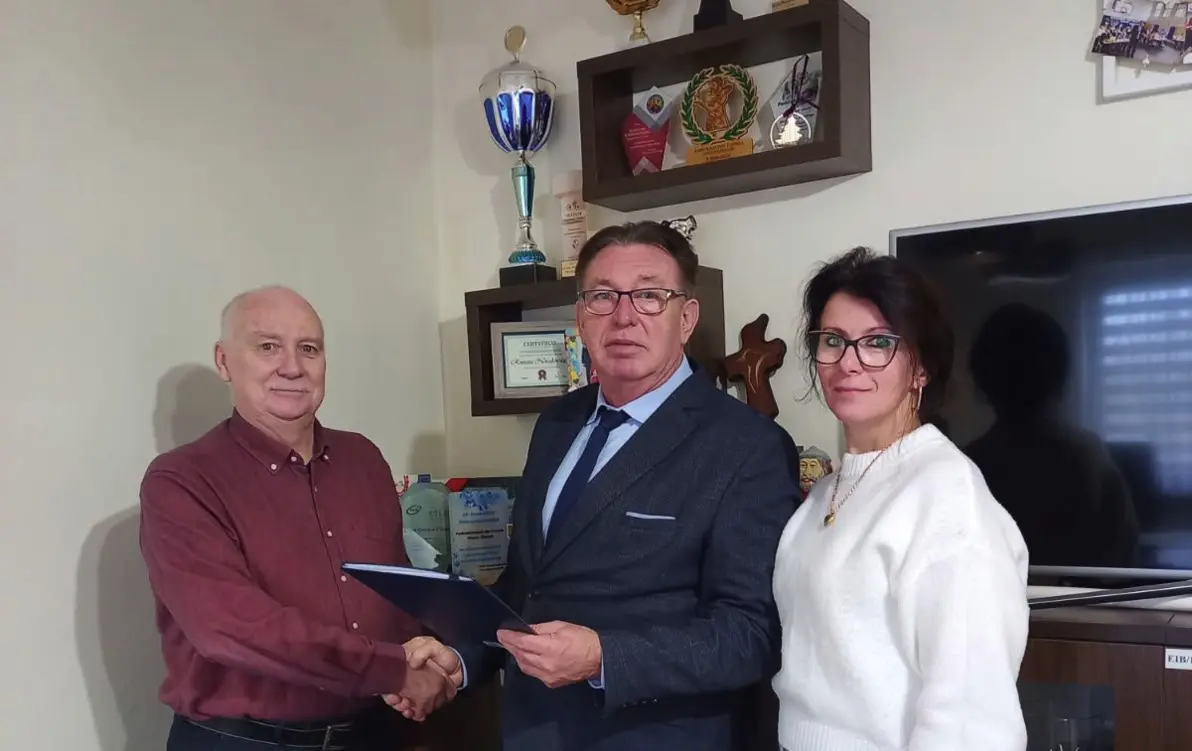Zdjęcie do Umowa na przebudowę ulic w Czerniewicach