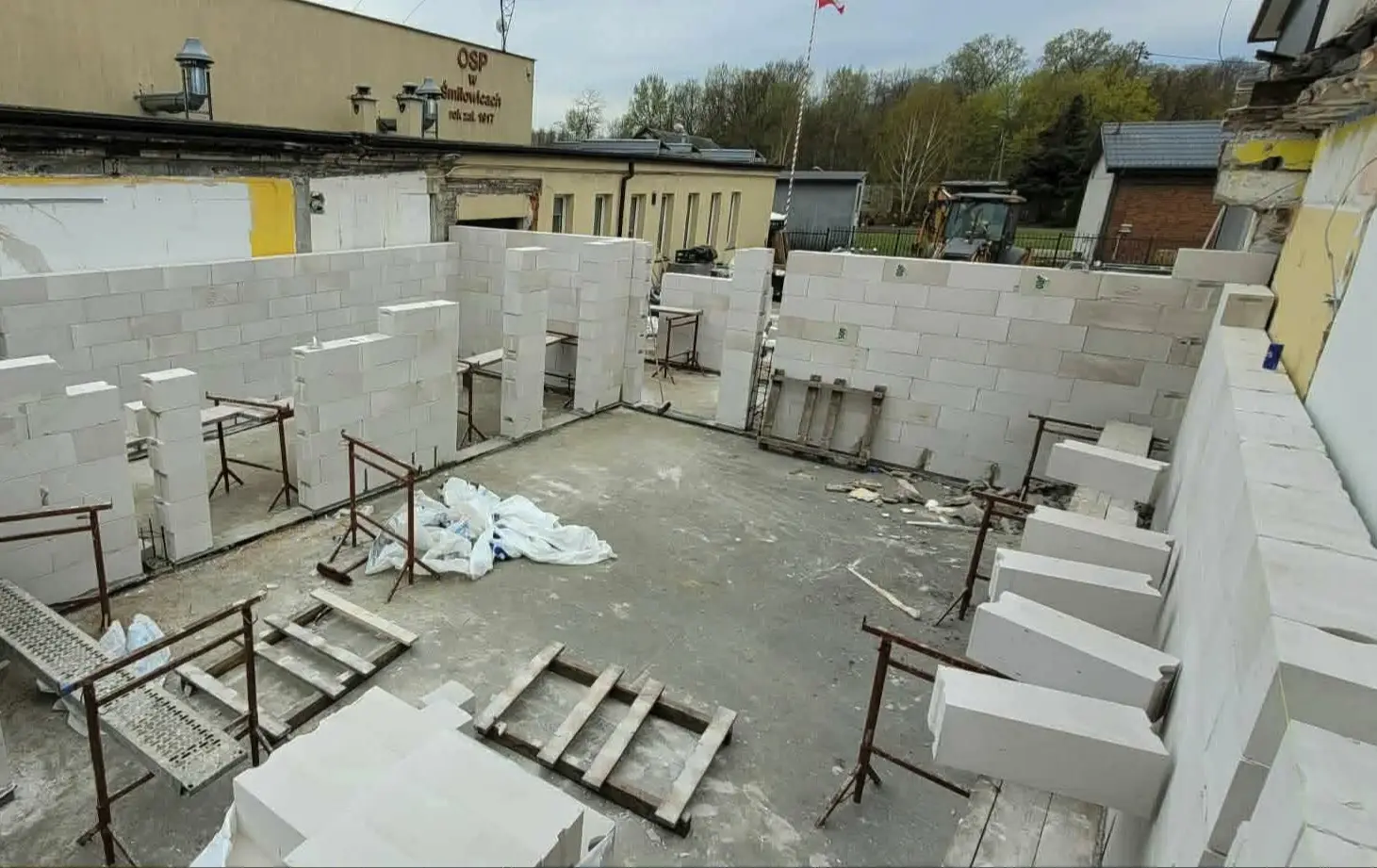 Zdjęcie do Postęp prac przy przebudowie orkiestr&oacute;wki w OSP Śmiłowice